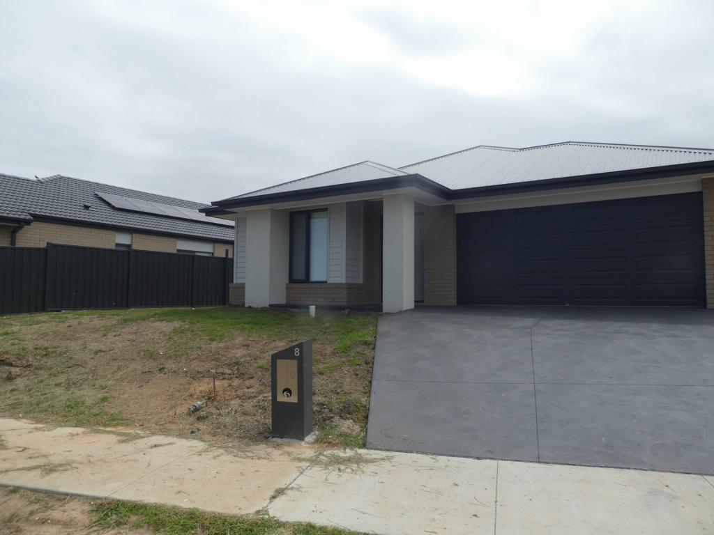 8 CLOTHIER CRES, EAST BAIRNSDALE, VIC 3875