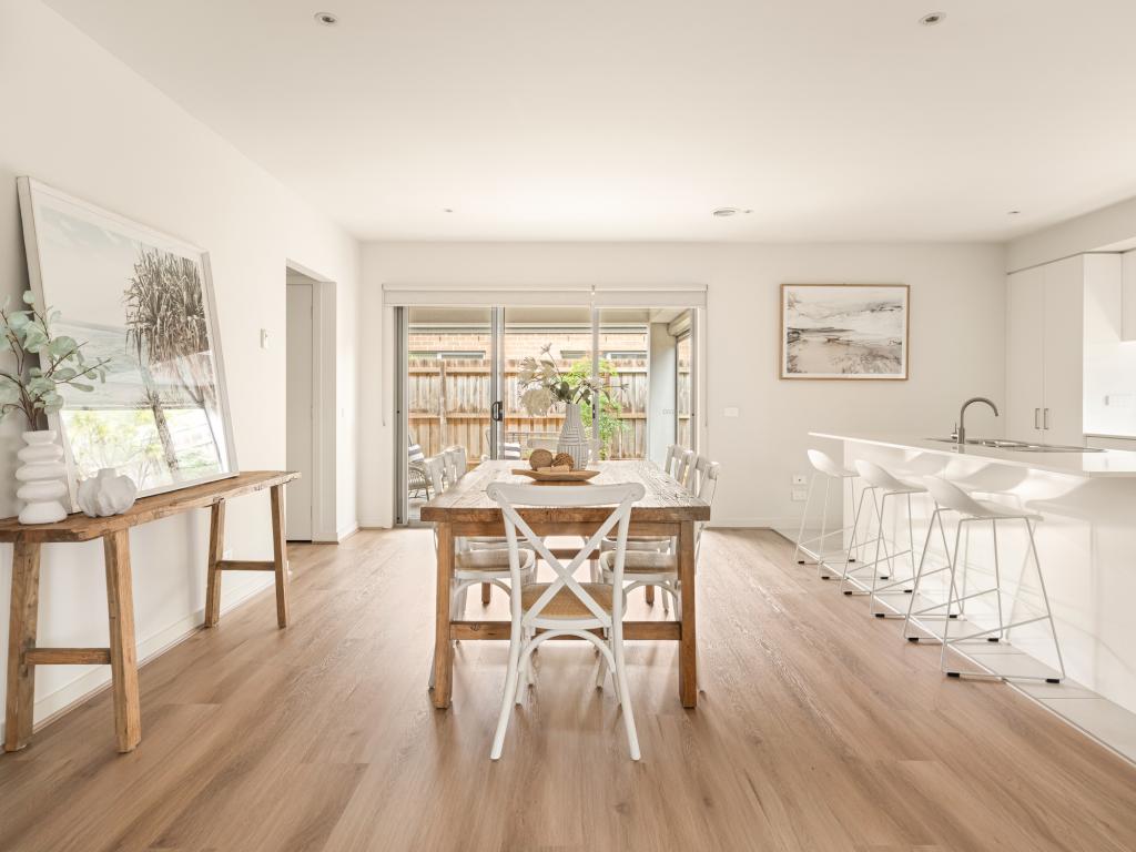2 SUNFLOWER CCT, CARRUM DOWNS, VIC 3201
