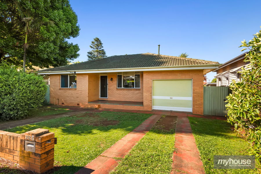 227 Campbell St, Newtown, QLD 4350