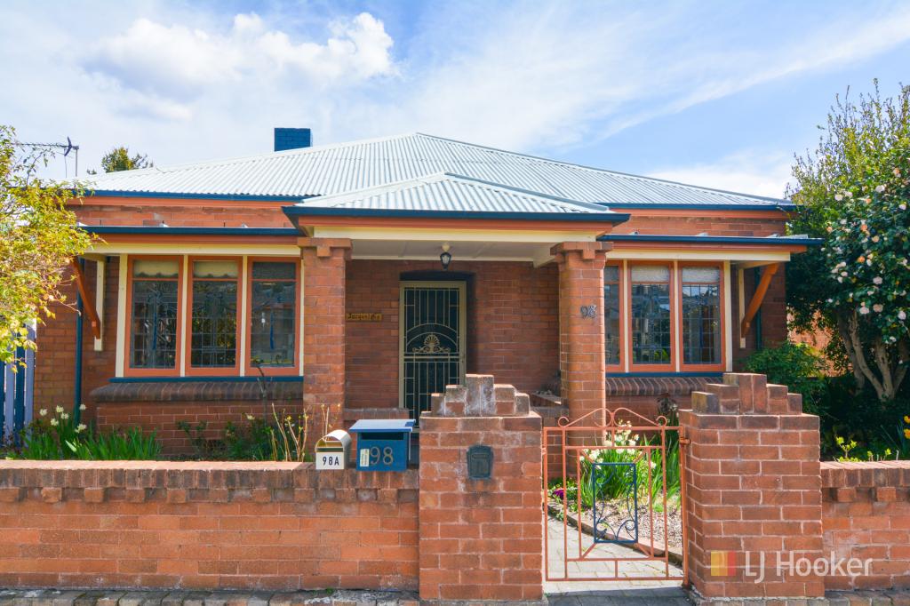 98 Hassans Walls Rd, Lithgow, NSW 2790