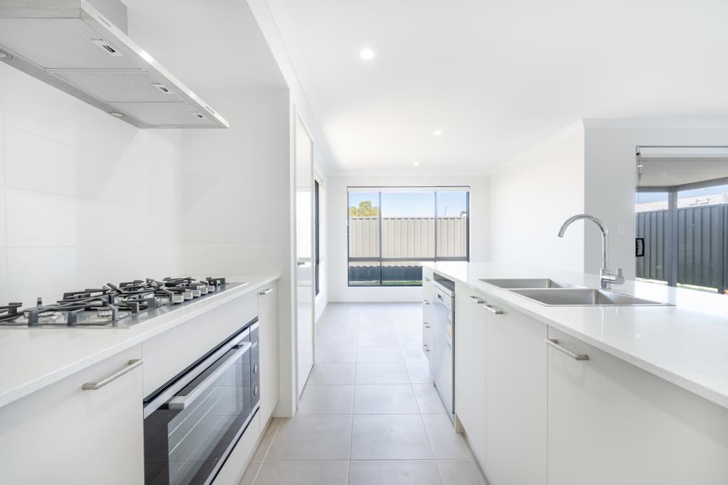 9 Swanson Loop, Coodanup, WA 6210