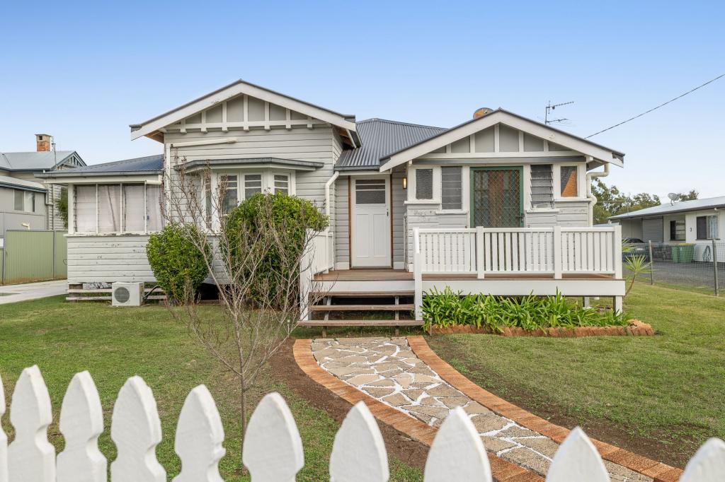 105 Bridge St, Oakey, QLD 4401