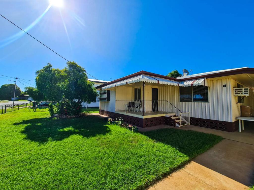 8 Bulolo St, Soldiers Hill, QLD 4825