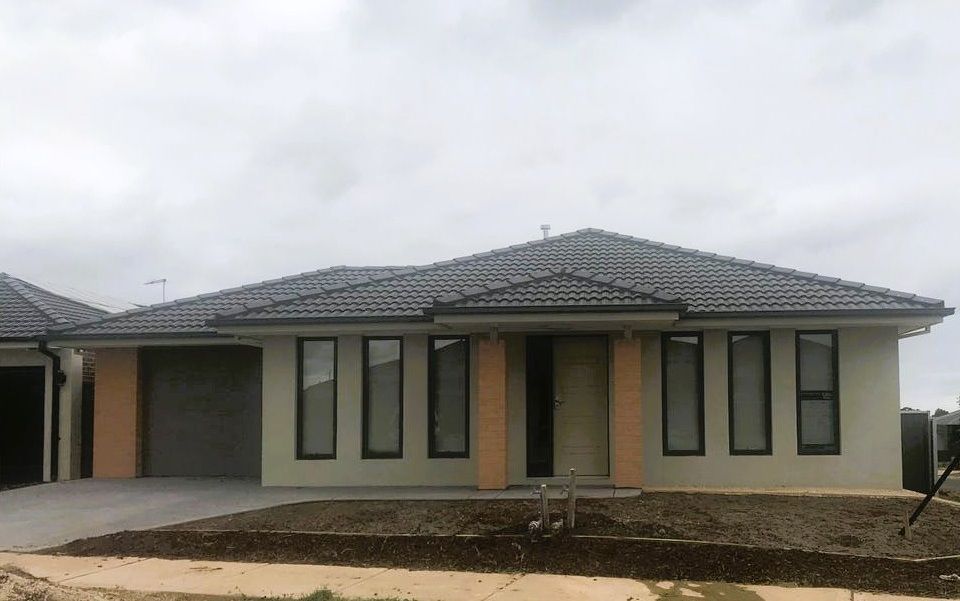 5 JESTER DR, COBBLEBANK, VIC 3338