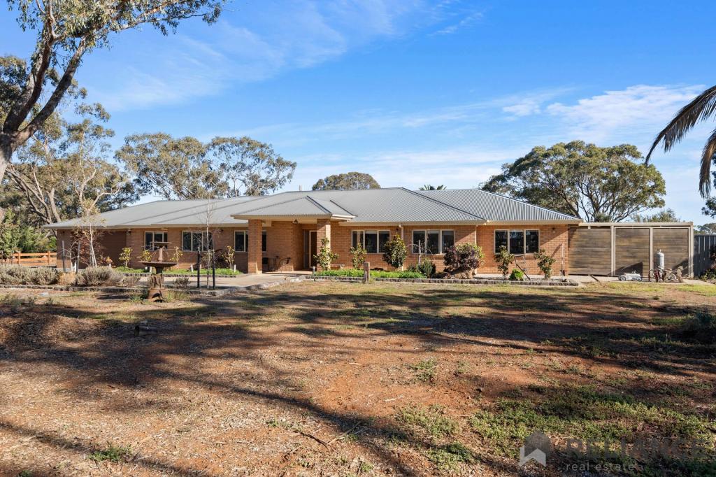 9 Grey Box Dr, Strathtulloh, VIC 3338