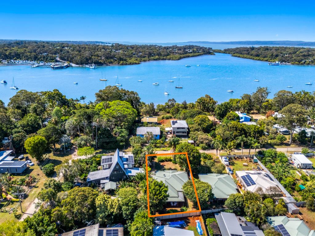 38 Noyes Pde, Karragarra Island, QLD 4184