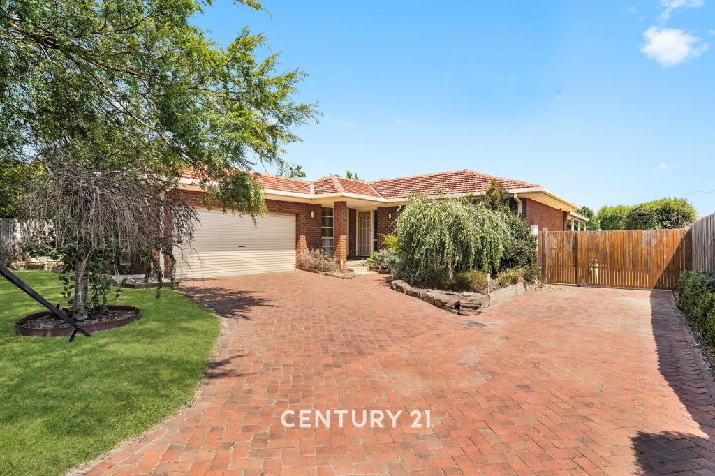 19 Hedgeley Dr, Berwick, VIC 3806