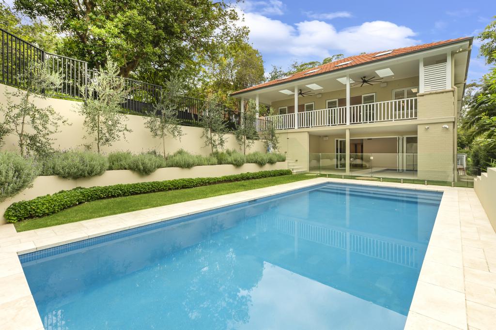 4 CRESCENT CL, WARRAWEE, NSW 2074