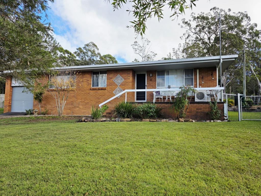 32 Railway Tce, Crows Nest, QLD 4355
