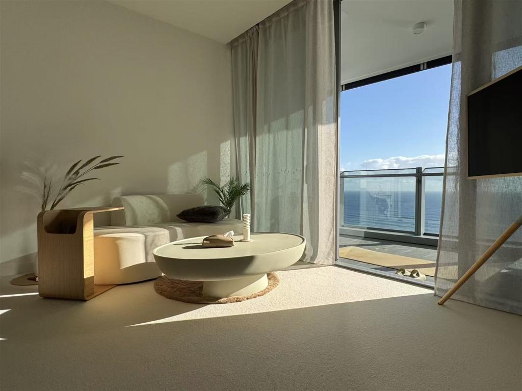 2402/12 Philip Ave, Broadbeach, QLD 4218