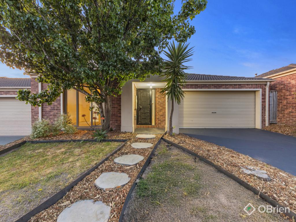 37 Evesham St, Cranbourne North, VIC 3977