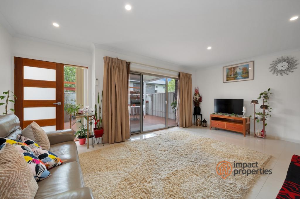 38/2 Clare Burton Cres, Franklin, ACT 2913