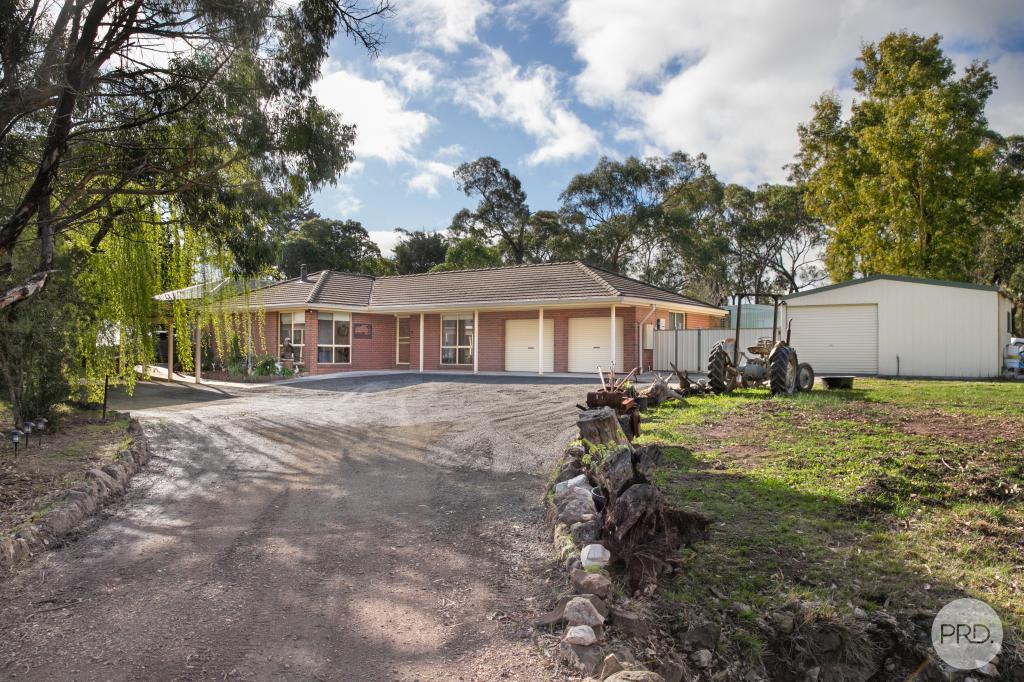 44 Thomas Rd, Haddon, VIC 3351