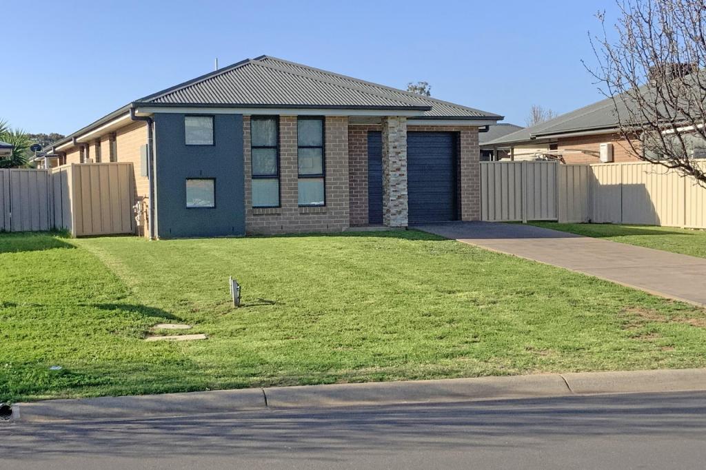 8 Torvean Ave, Dubbo, NSW 2830