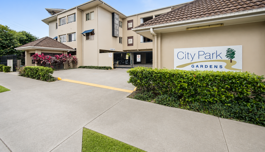 201/22-24 Ward St, Mooroobool, QLD 4870