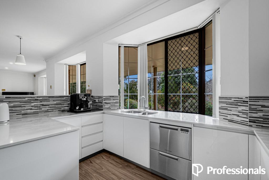 34 Henrietta Ave, Mount Nasura, WA 6112