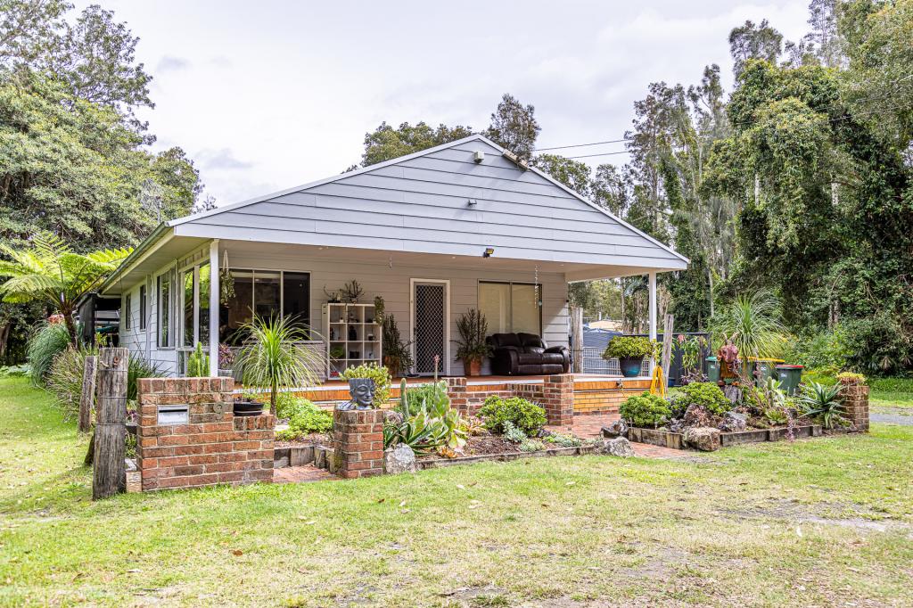 9 Peace Pde, Pindimar, NSW 2324