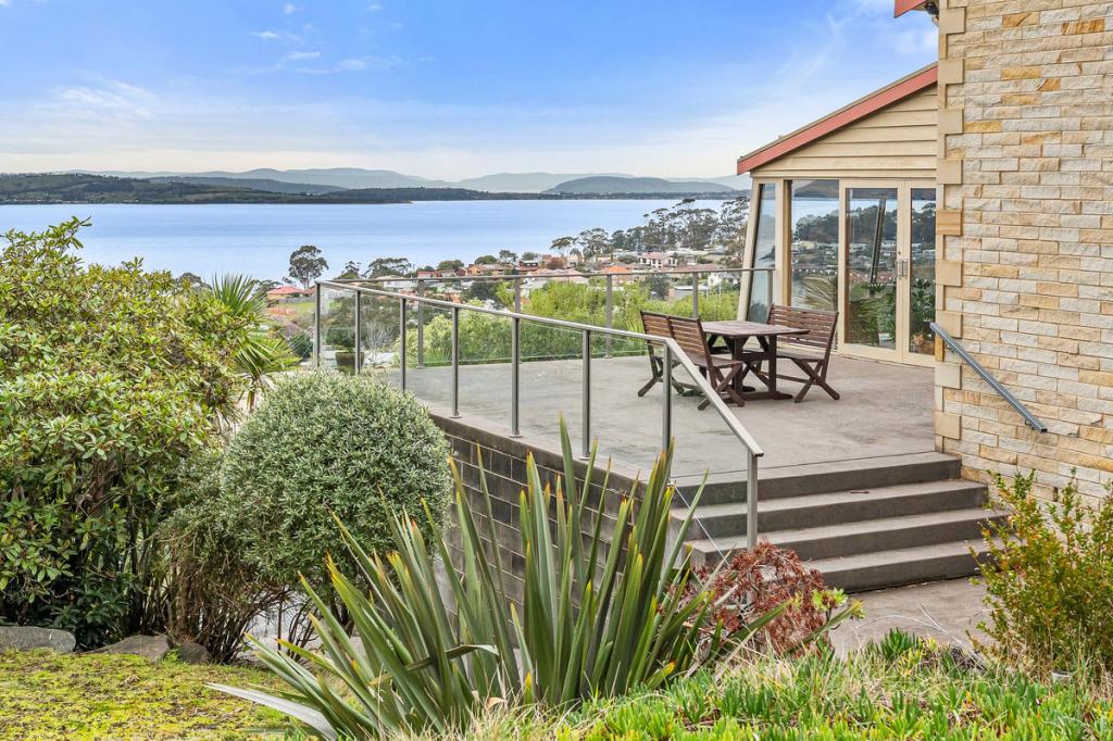 52 Kunama Cl, Kingston Beach, TAS 7050