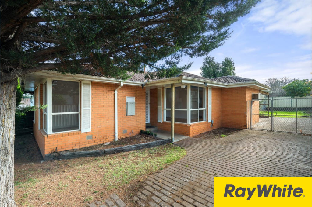 30 Quail Cres, Melton, VIC 3337