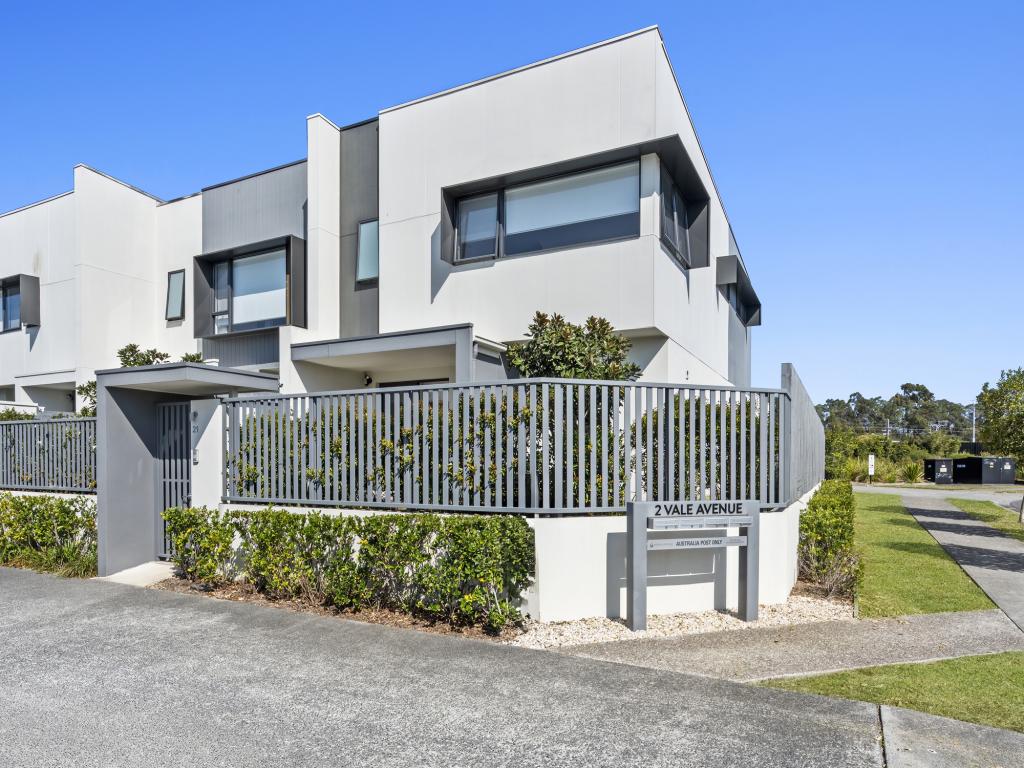 21/2 Vale Ave, Arundel, QLD 4214