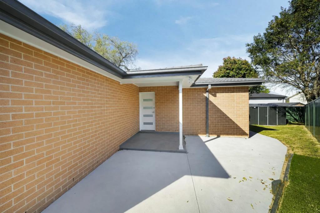 15a Swiveller Cl, Ambarvale, NSW 2560