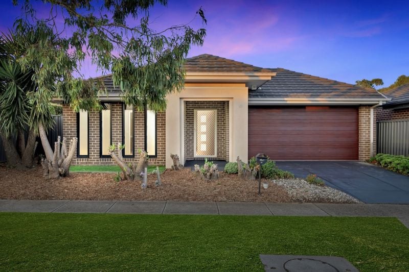 10 Canons Cres, Manor Lakes, VIC 3024