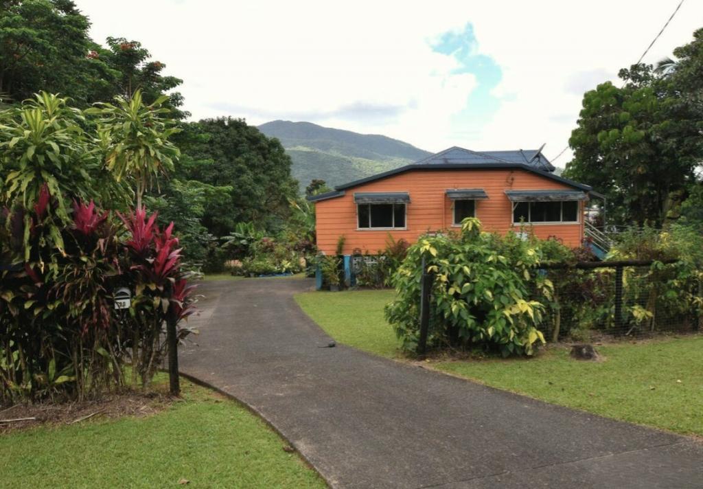 20 Black St, Tully, QLD 4854