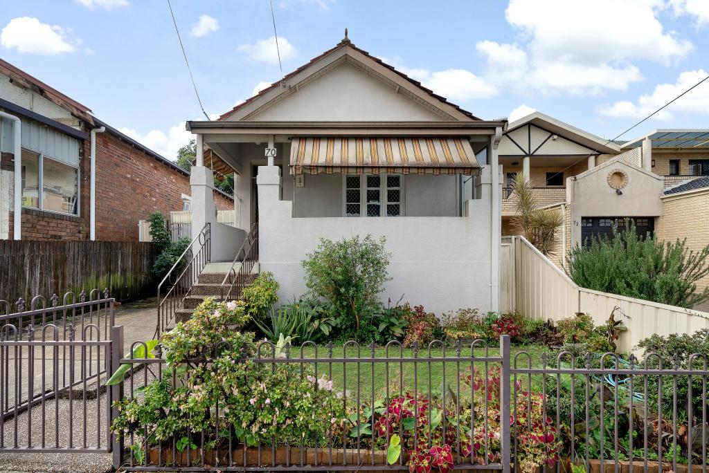 70 Rossmore Ave, Punchbowl, NSW 2196