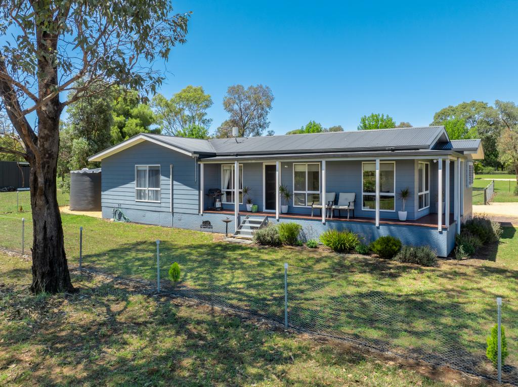 11 Jukes Lane, Cowra, NSW 2794