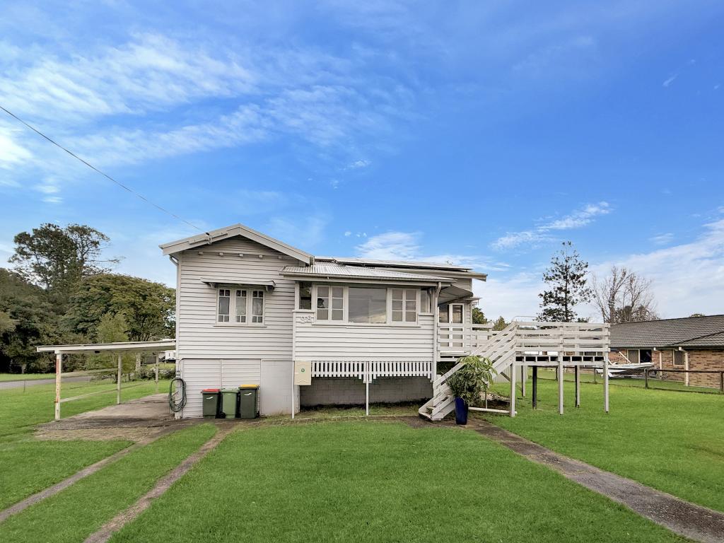 28 Hendy St, Woodford, QLD 4514