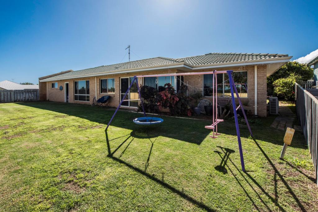 1/28 Seaview Bvd, Wandina, WA 6530