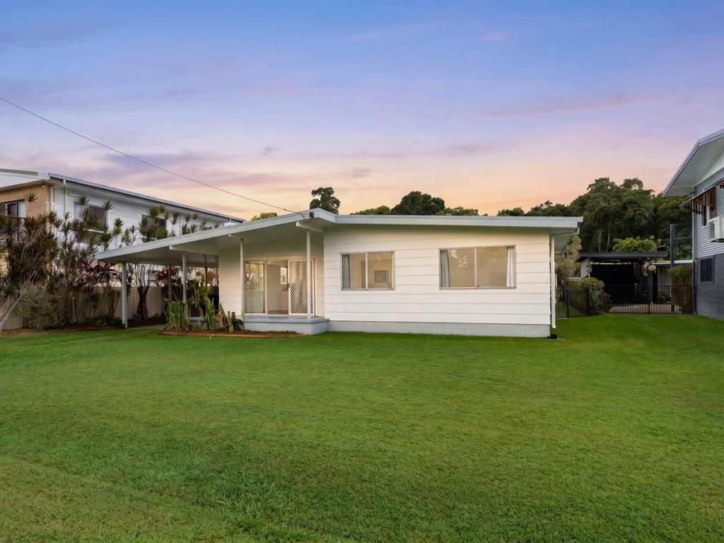 12 Hargreave St, Kurrimine Beach, QLD 4871
