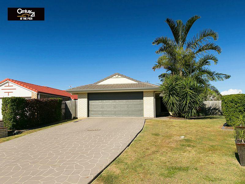 32 Topaz Cct, Urangan, QLD 4655