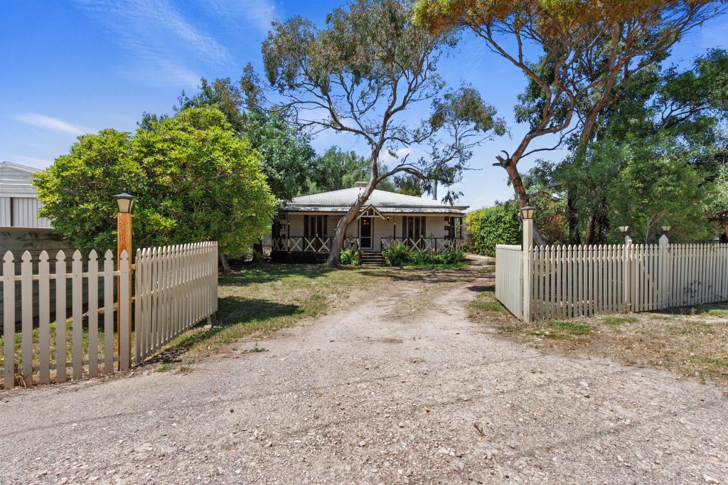 6 Giles St W, Coobowie, SA 5583