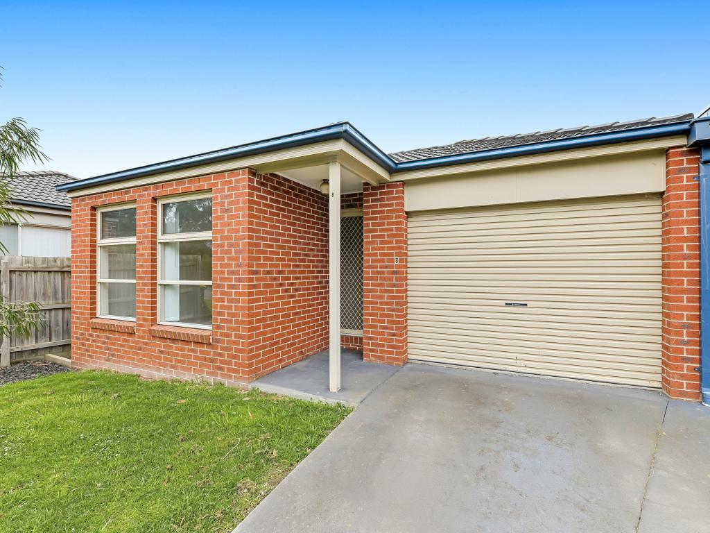 8/9 Shakespeare Ct, Drouin, VIC 3818