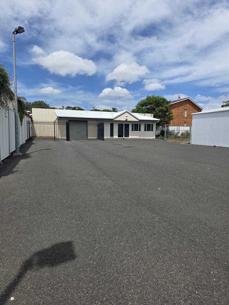 27 TOOLOOA ST, SOUTH GLADSTONE, QLD 4680