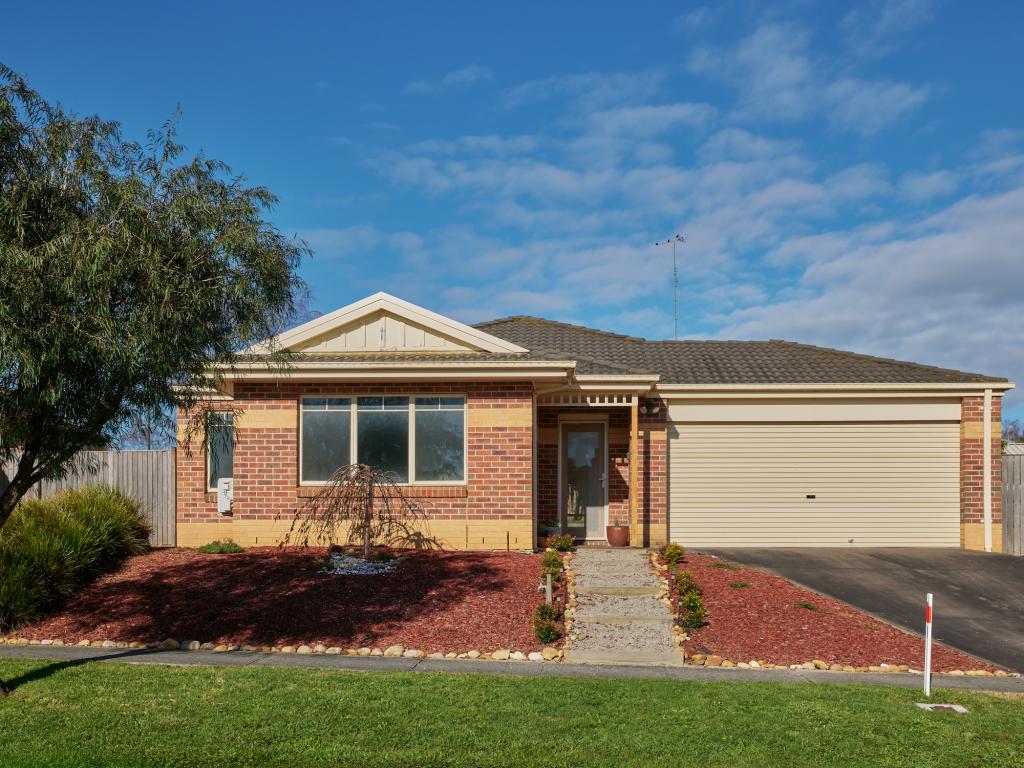 25 Harmon Dr, Drouin, VIC 3818