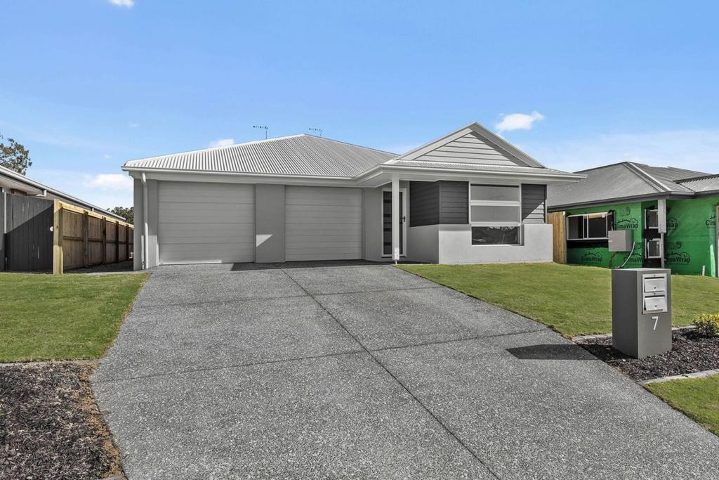 2/7 Shanti Lane, Morayfield, QLD 4506