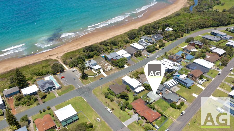 17 ANNIVERSARY DR, DIAMOND BEACH, NSW 2430