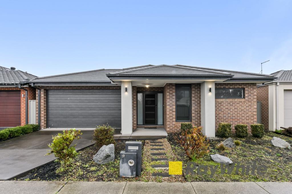 19 Rupert St, Cranbourne East, VIC 3977