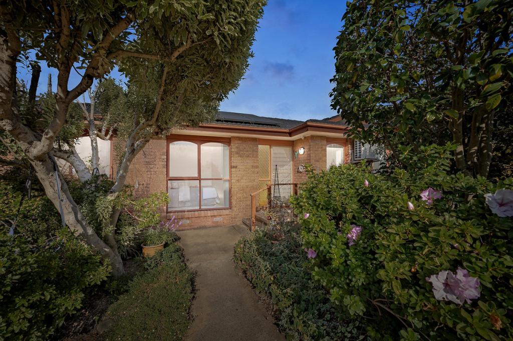 1 Sadleir Pl, Charnwood, ACT 2615