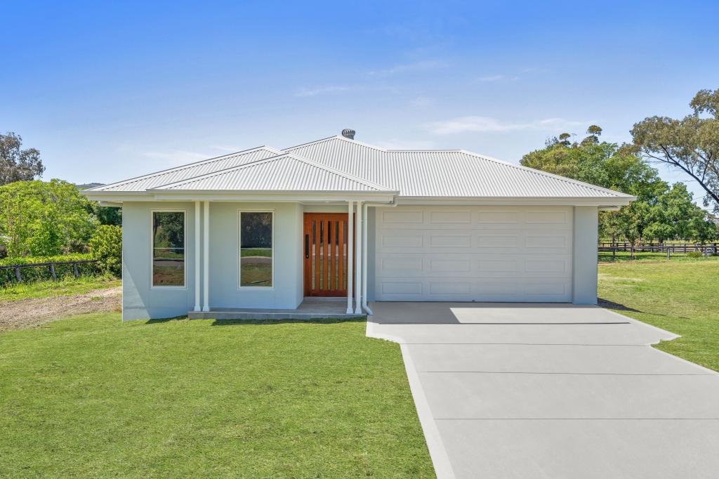 2a Somerset Pl, Scone, NSW 2337