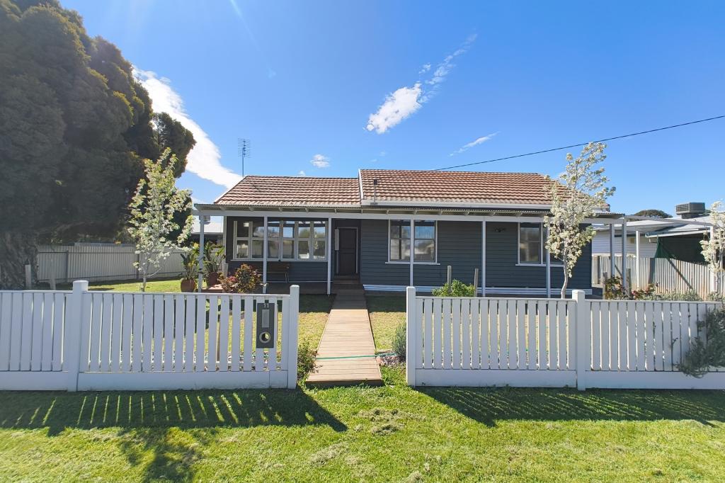 11 Coutts St, Boort, VIC 3537