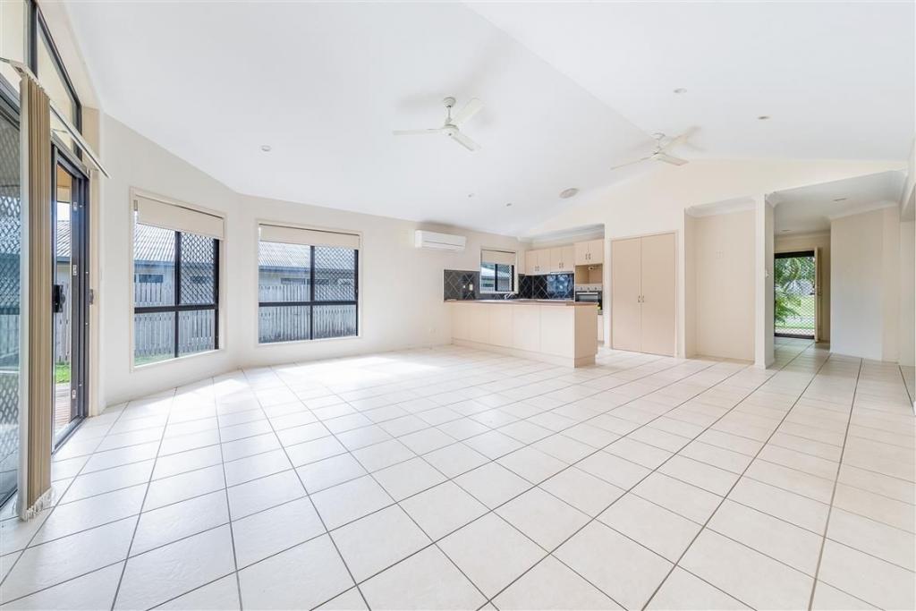 19 Banksia Ct, Cannonvale, QLD 4802