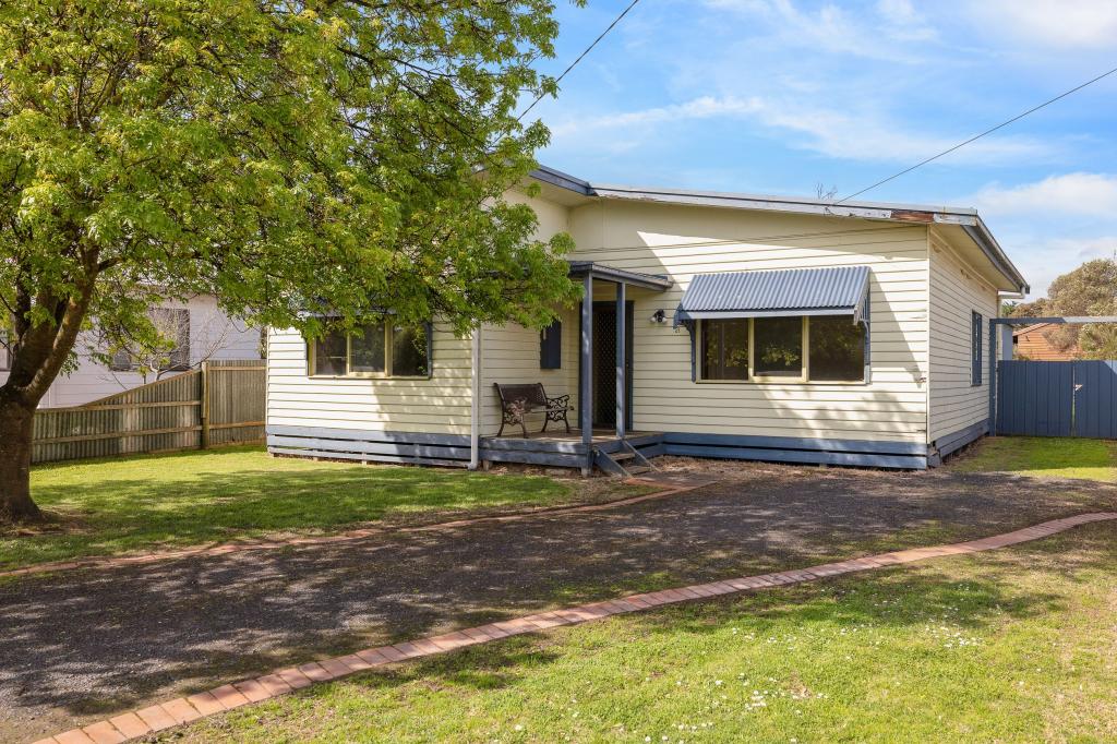 21 CHURCHILL DR, COWES, VIC 3922