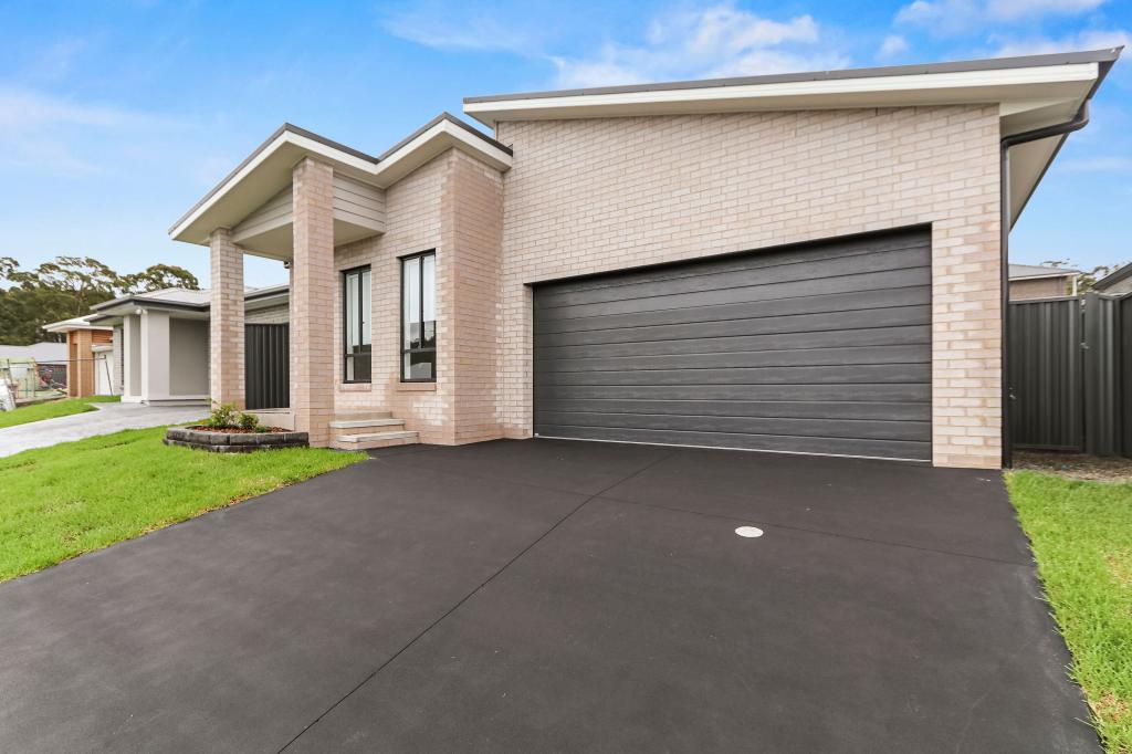 42 Bradman Dr, Woongarrah, NSW 2259