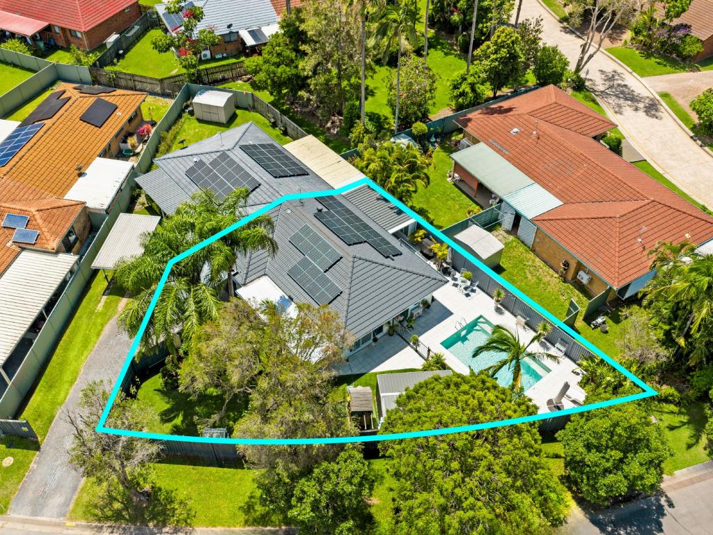 1/12 Telopea St, Labrador, QLD 4215