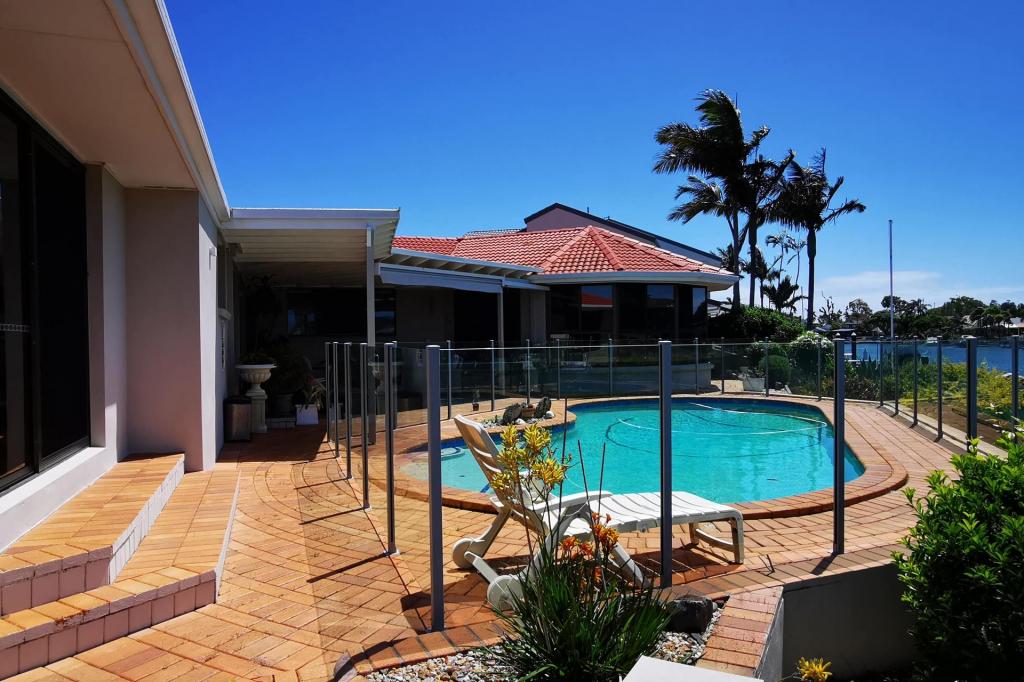 3 Pebble Beach Dr, Runaway Bay, QLD 4216