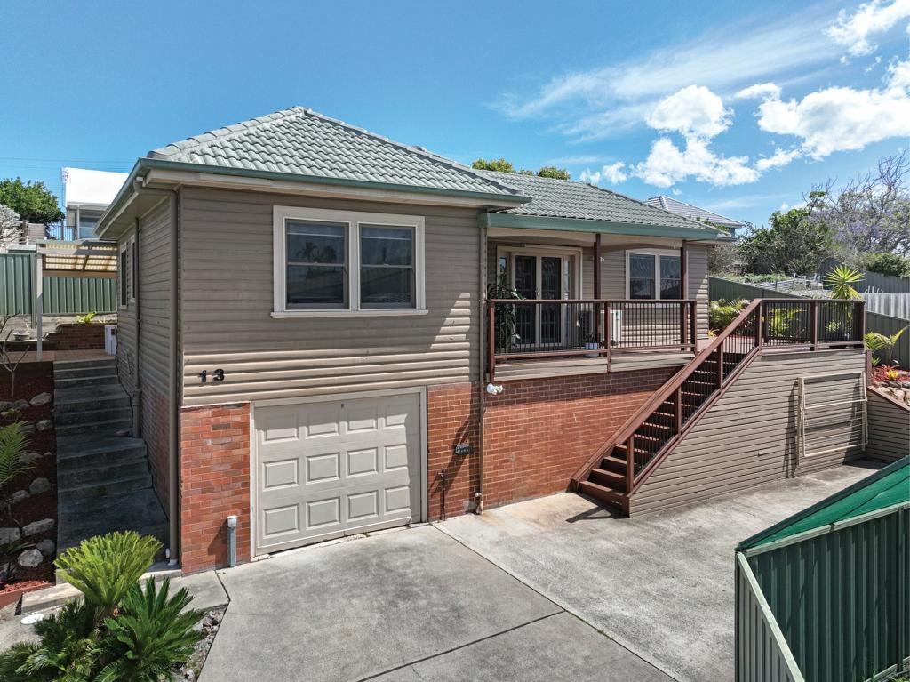 13 Thompson St, Belmont South, NSW 2280