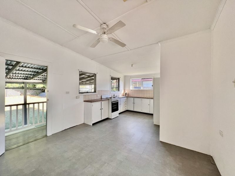 10 Short St, Esk, QLD 4312